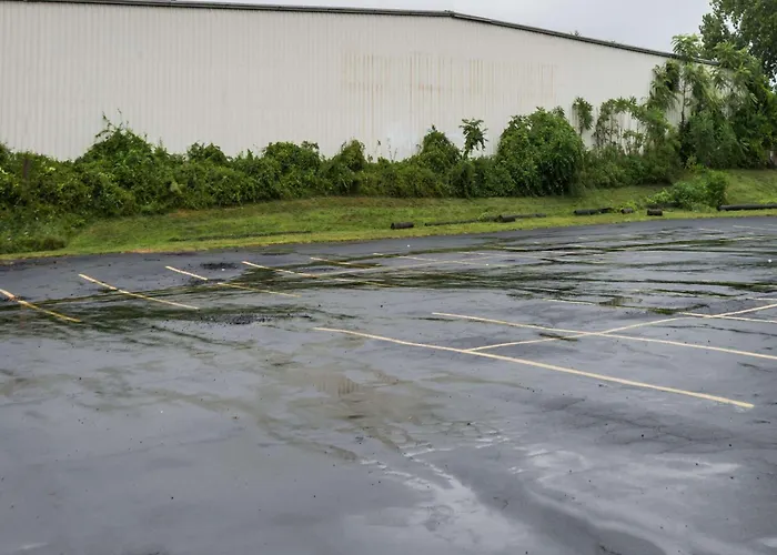 Super 8 By Wyndham Hartford